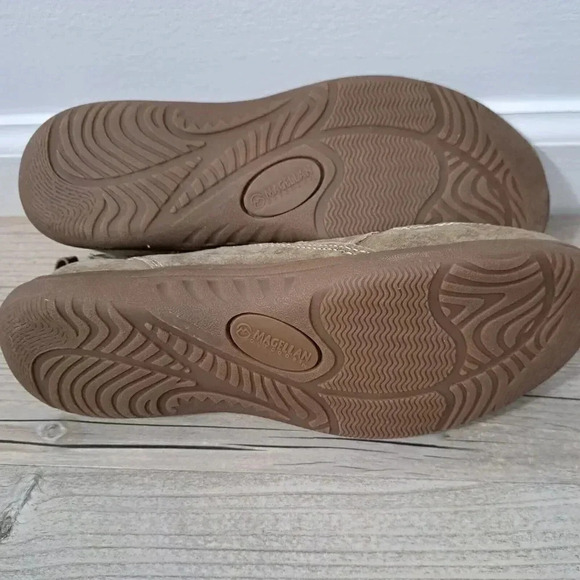 Magellan Outdoors Womens Putian Sandal Size 7M Tan Leather - Picture 6 of 9